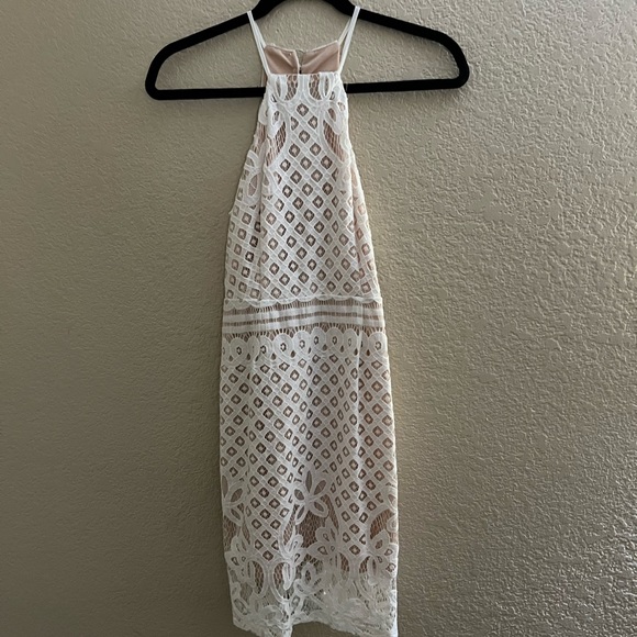 Lulus. Lace Dress Size XS Taupe underneath and Ivory Lace - Picture 4 of 13